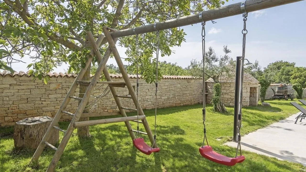 招待所 Authentic Istrian Villa Ive With A Swimming Pool Marčana