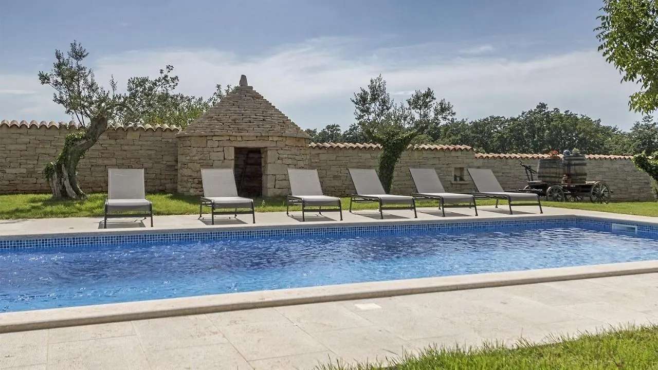 Authentic Istrian Villa Ive With A Swimming Pool Marčana