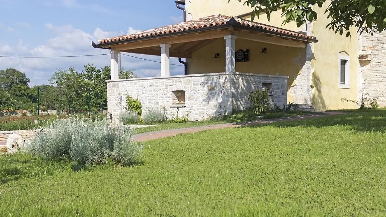 Authentic Istrian Villa Ive With A Swimming Pool Marčana 克罗地亚