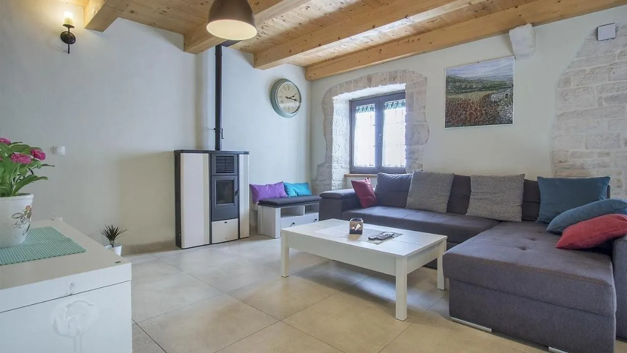 招待所 Authentic Istrian Villa Ive With A Swimming Pool Marčana