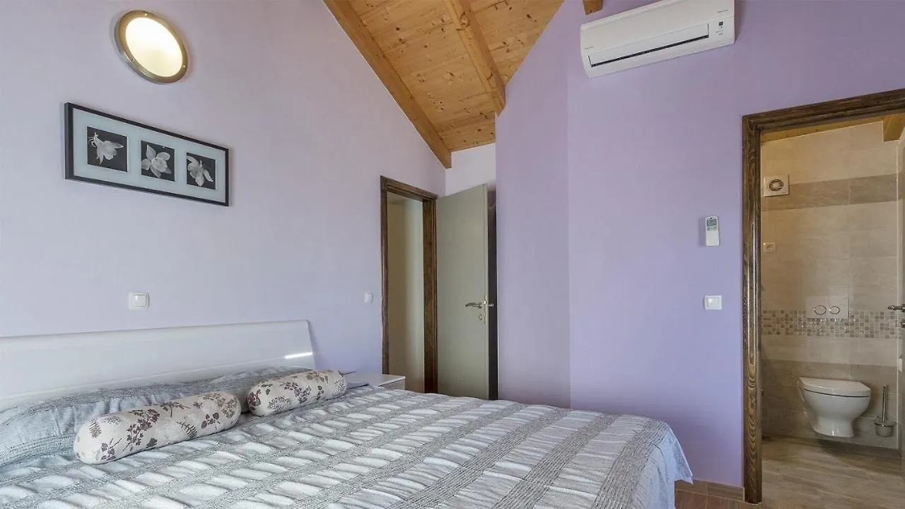 Authentic Istrian Villa Ive With A Swimming Pool Marčana Hırvatistan