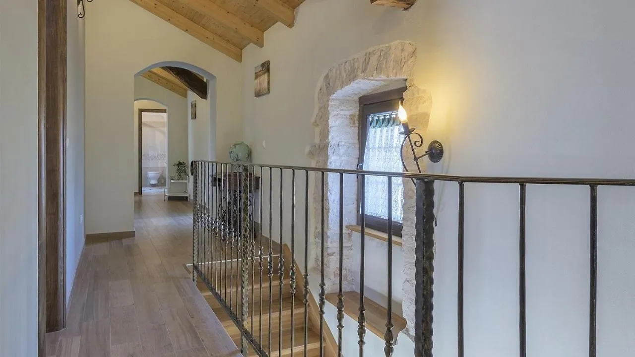 Authentic Istrian Villa Ive With A Swimming Pool Marčana 0*,  克罗地亚