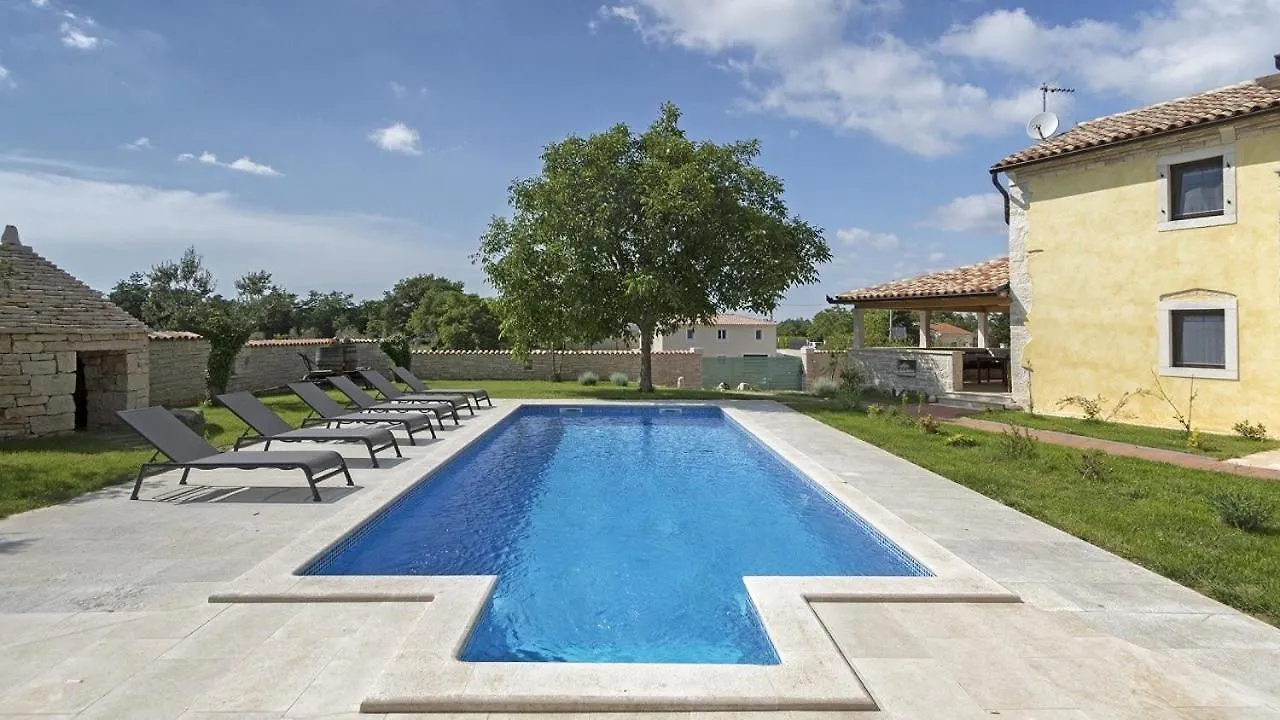 Authentic Istrian Villa Ive With A Swimming Pool Marčana